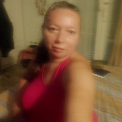 Mairi702 on StripChat