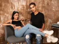 BeckyAndJenifer's Offline Chat Room