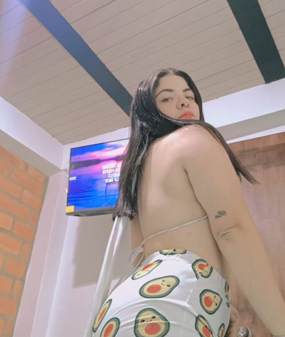 aria_thompson_12 webcam livesex profile in italian cams