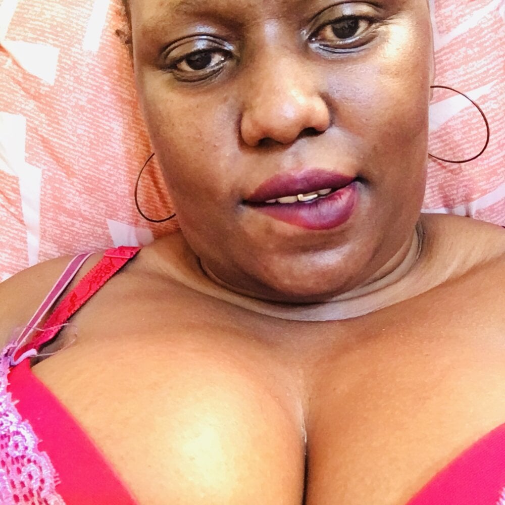 Ebonycurves profile