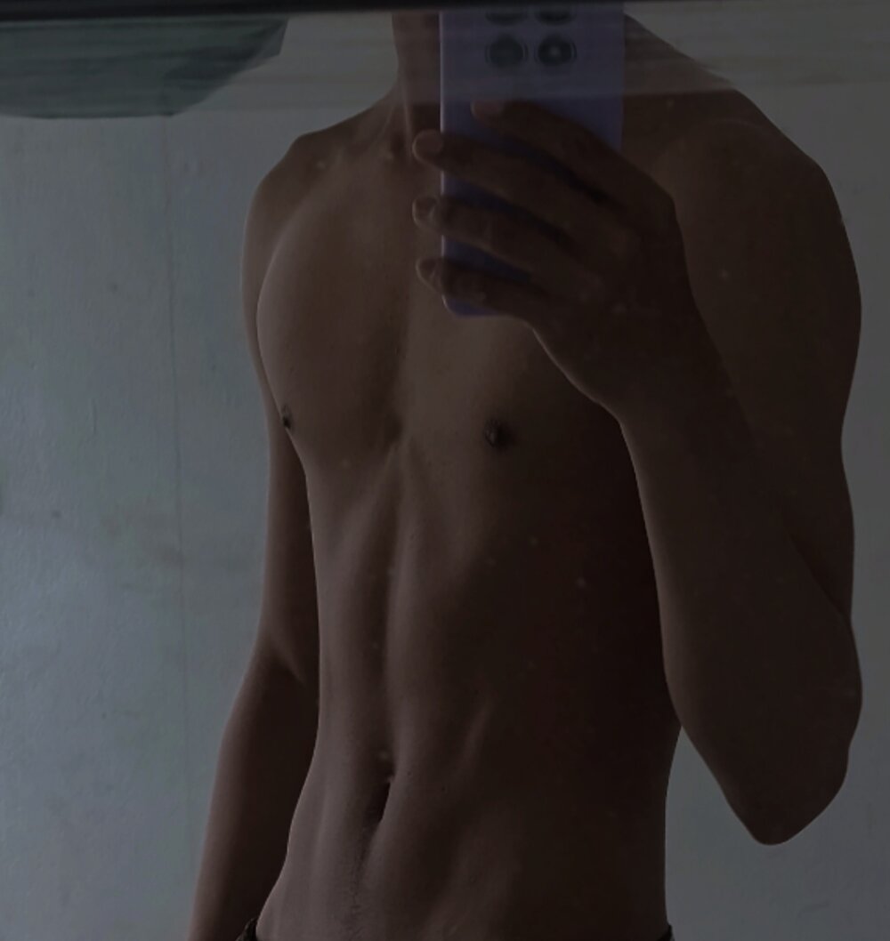 adrianmyst from stripchat