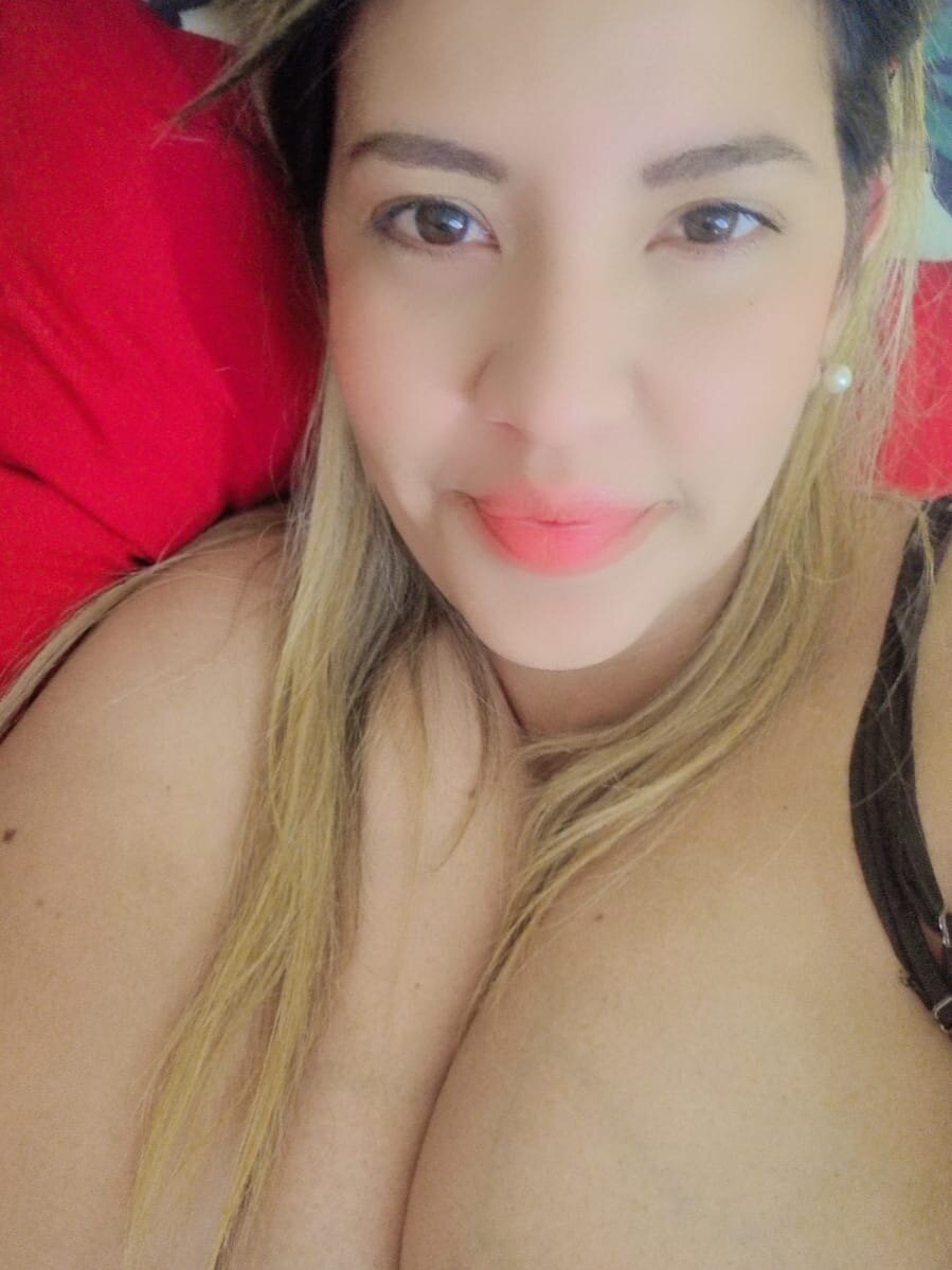 glamcambabes.com tugorditalove livesex profile in bisexual cams