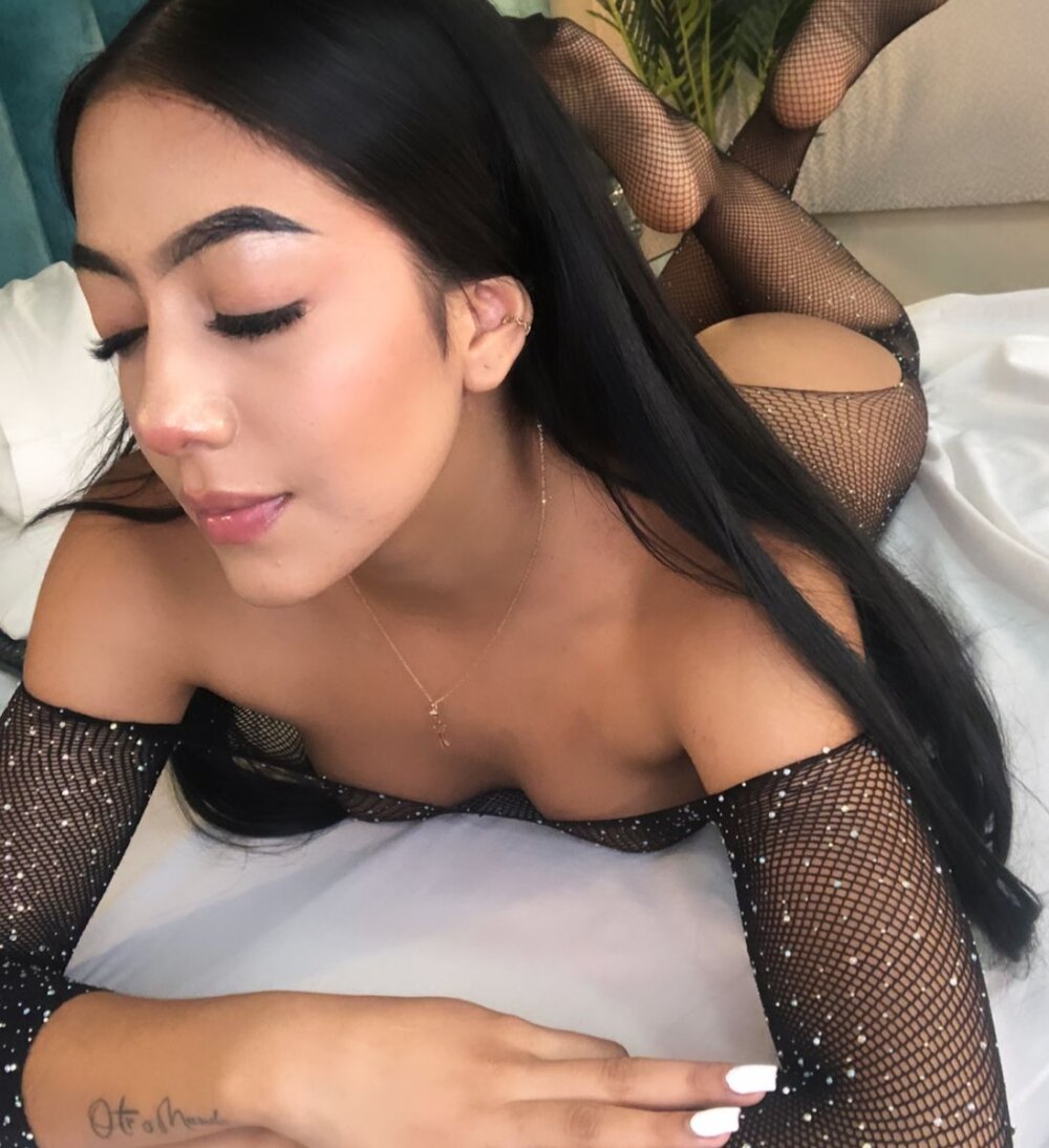 Live sex webcam photo for scharlet_daniels #289788845