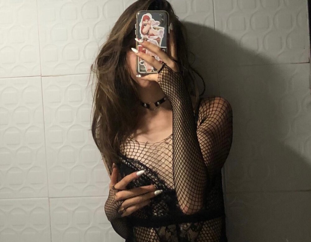 Live sex webcam photo for hinami_collins #289816930