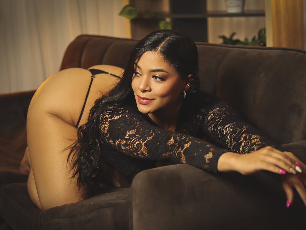 Live sex webcam photo for LeaaSmith #289959162