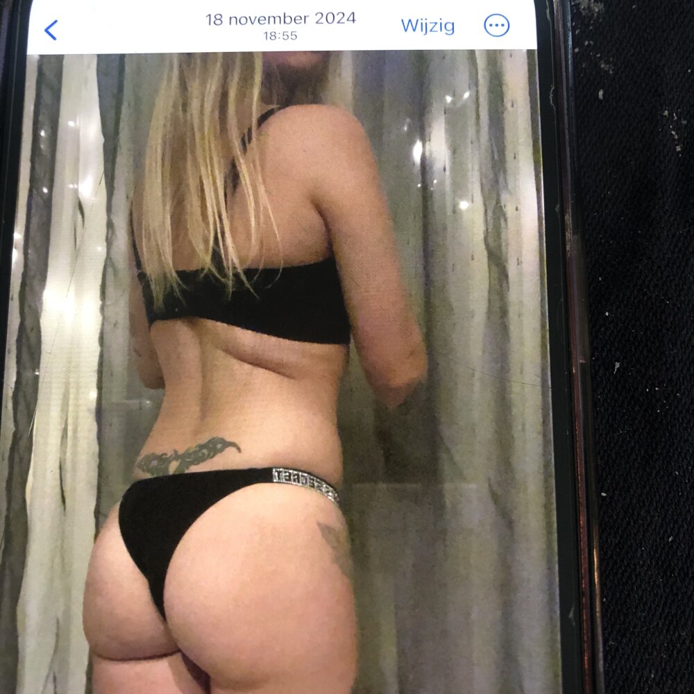 Mike32y's Offline XXX Chat