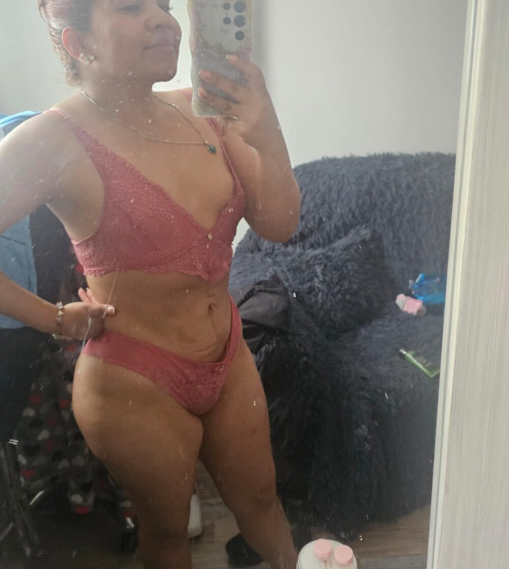 Isis_saenz profile