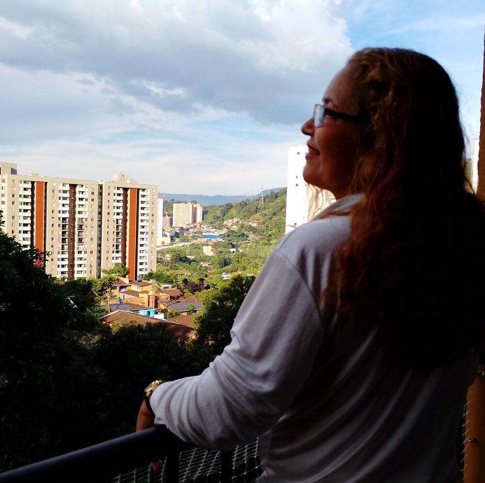 stripchat cessi50 webcam profile pic via elivecams.com