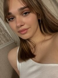 _NikaGold_'s Offline Chat Room
