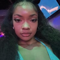 HalleTheStar's Offline Chat Room