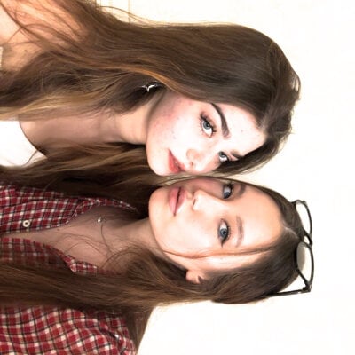 GwenBolyard 🍰 live webcam