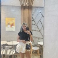 Youngasianhotcock's webcam live show