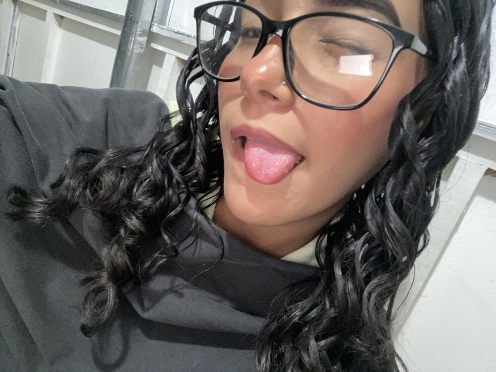 hadesmit from stripchat