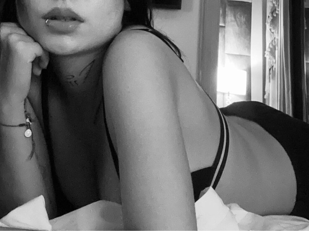 scarlettvelvett profile