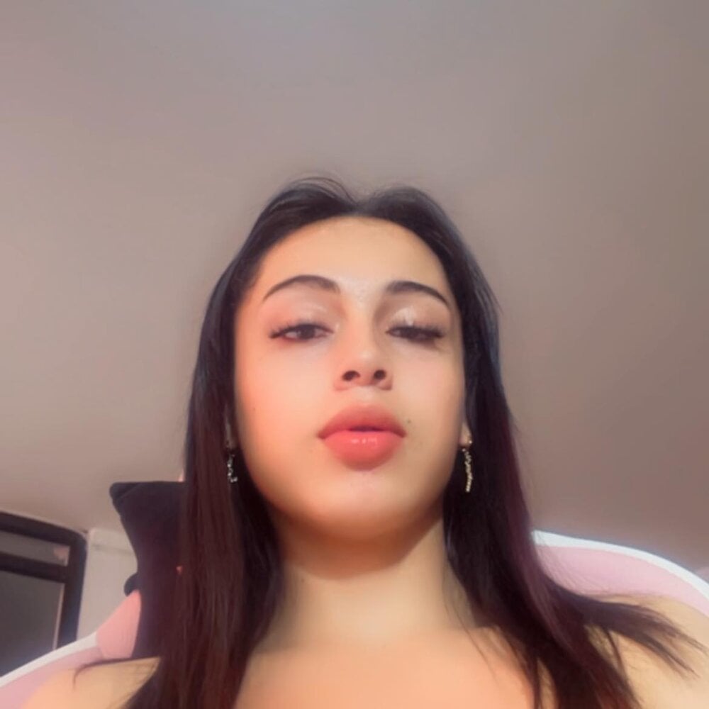 Cielo_999's Offline Chat Room