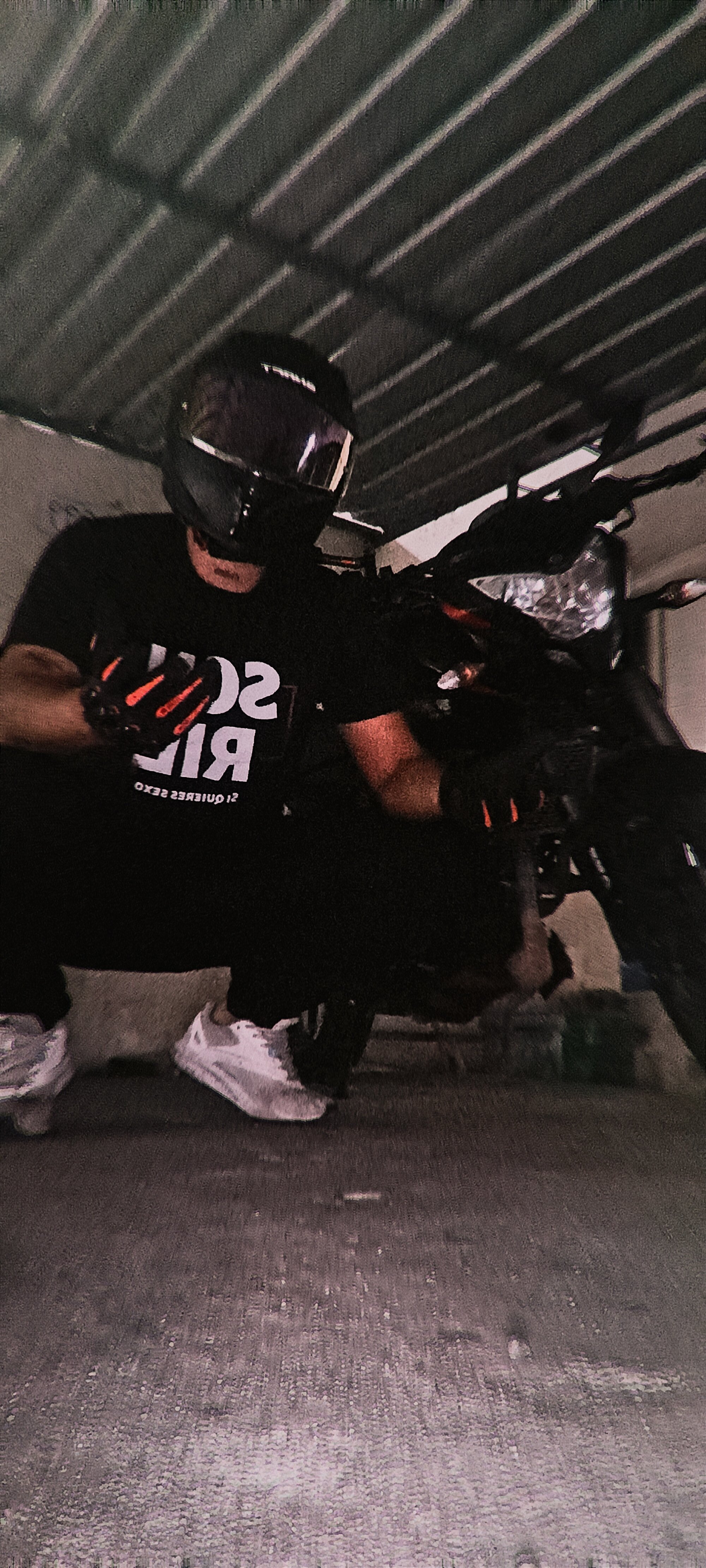 santi025