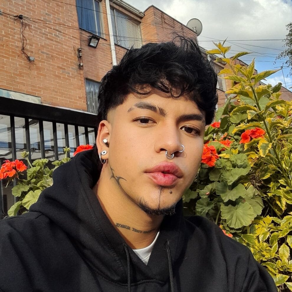 aronboy_hot06 from stripchat