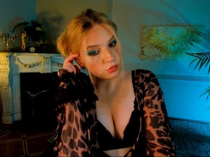 jes_solar from stripchat