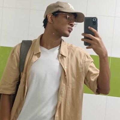 dereckhardcock from stripchat