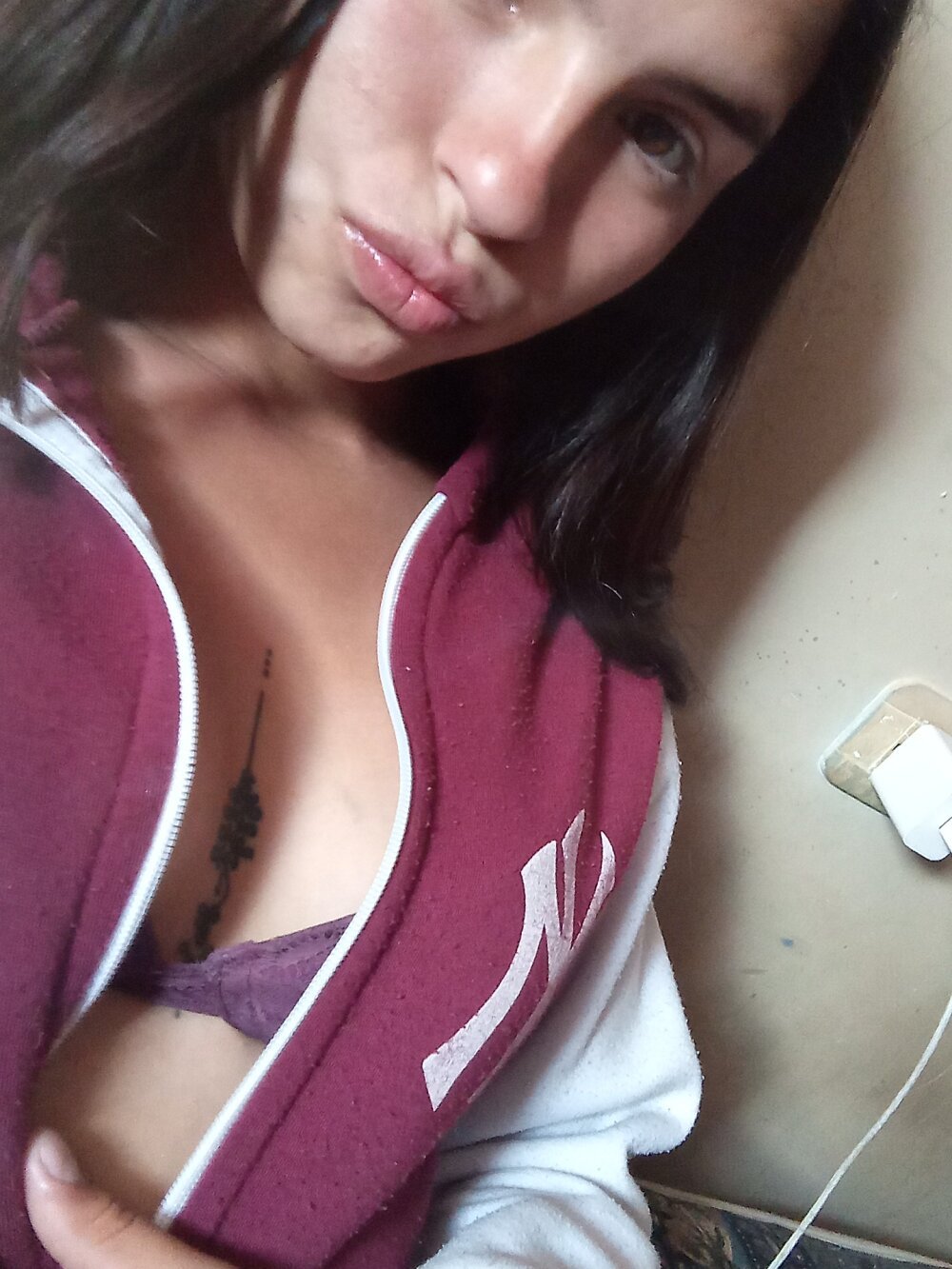 stripchat lariquita webcam profile pic via glamcambabes.com