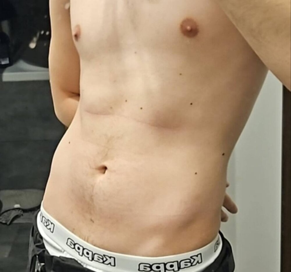 h0t_goth profile