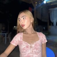 Ashlynx Webcam Model Profile