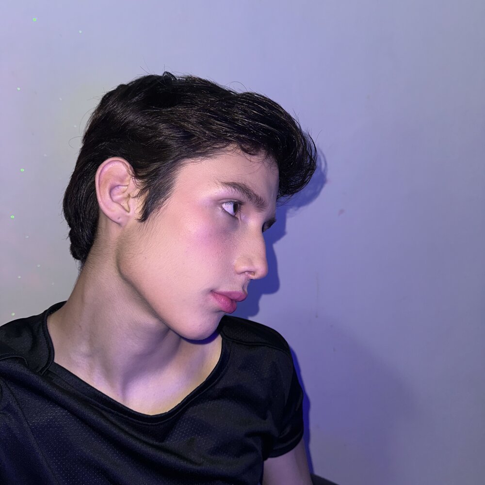 Anthonyrivas77's Offline XXX Chat