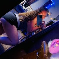 yournewestaddiction's Offline Chat Room