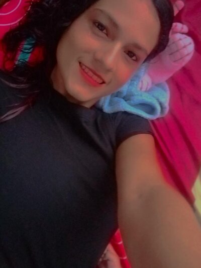 maya_19_ 🤮 naked cam