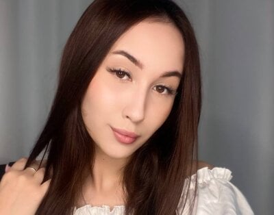 ElmaSmallman on StripChat