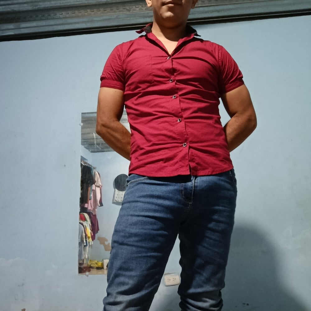 hotmenypucca1807 from stripchat