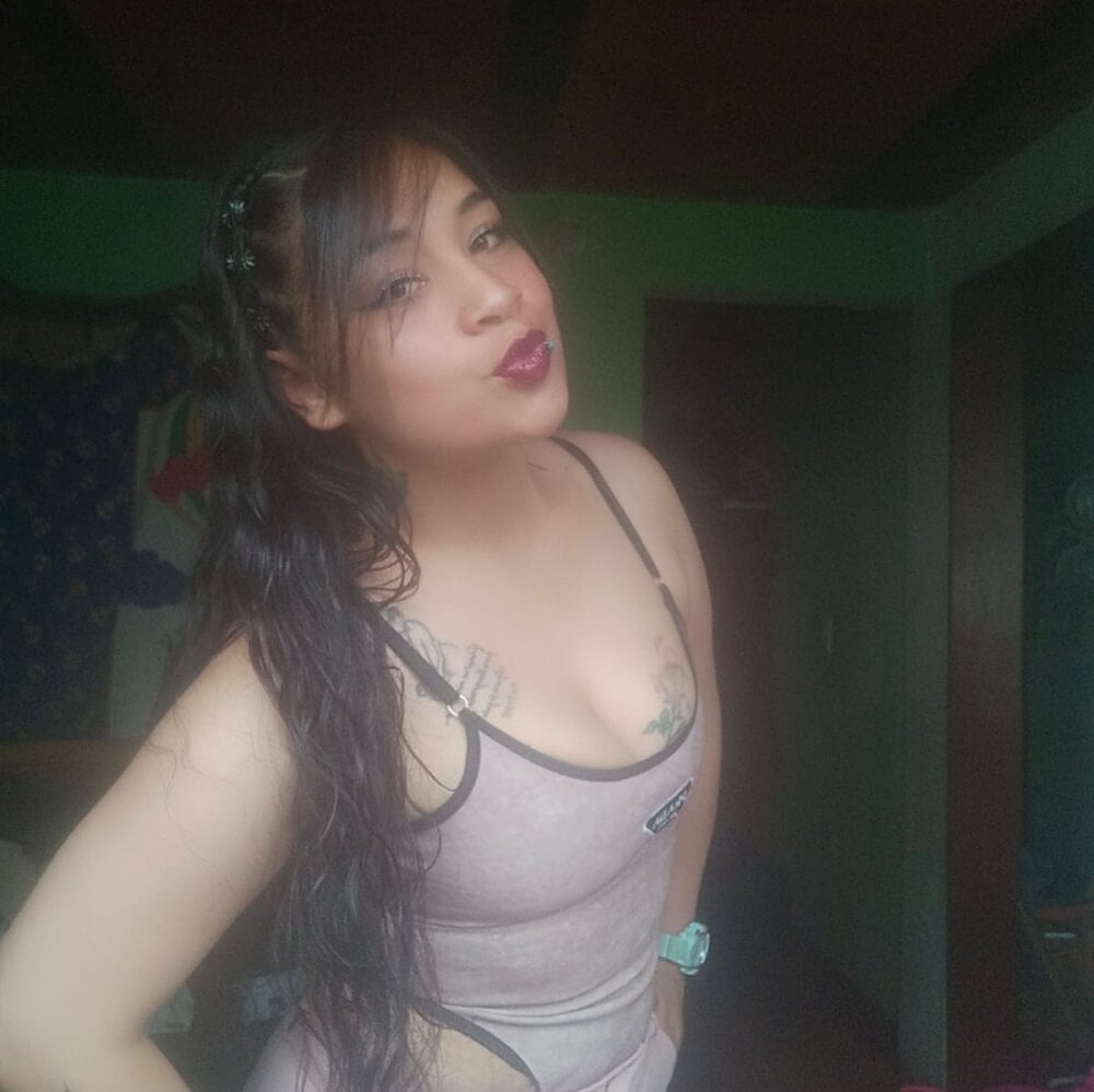 scarletthhuertas from stripchat
