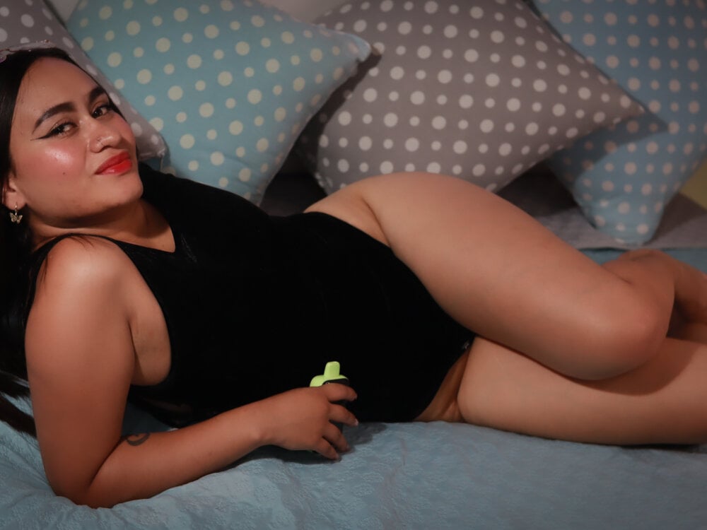 stripchat danikaferrer webcam profile pic via watchgirlcam.com