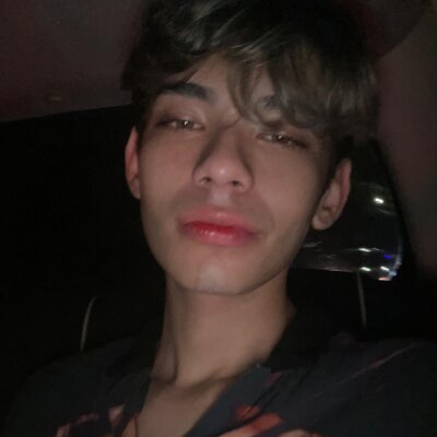 tommy_blossom from stripchat