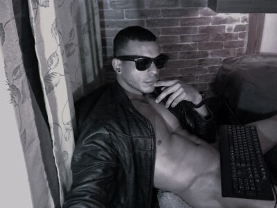 Jhon_Kelly Live Cam and Profile on UnifiedCams