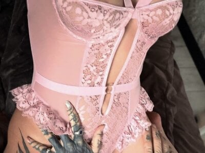 DirtyRomantica profile