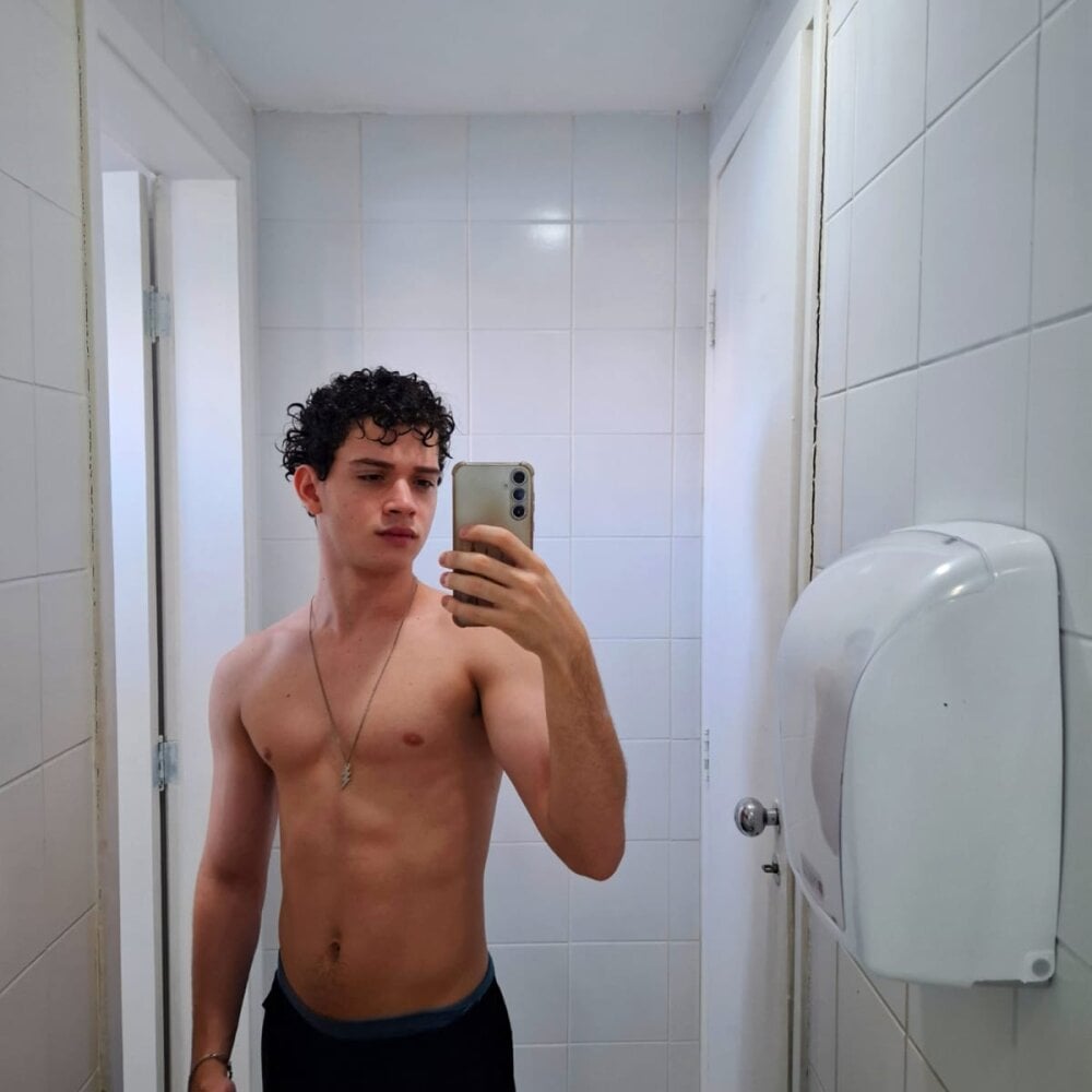 bruno_frascari from stripchat