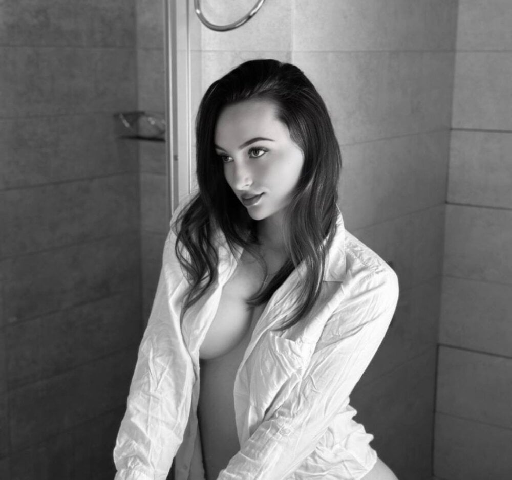 Kittty-blush profile