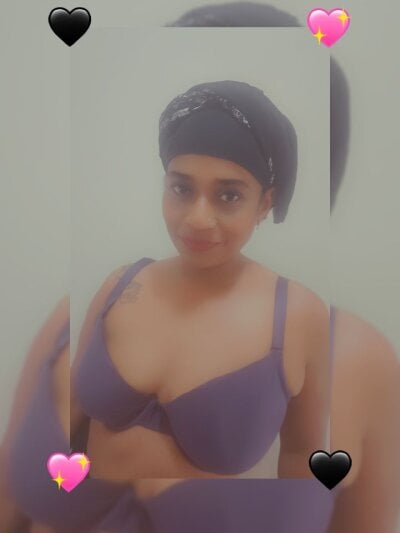 IndianRosey on StripChat