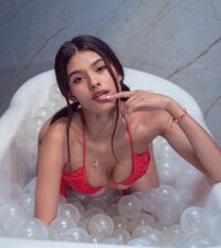 bonnie-love's webcam live show