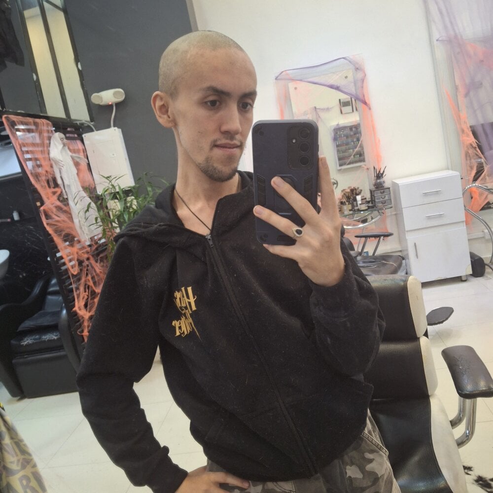 karol_fenixx's profile picture