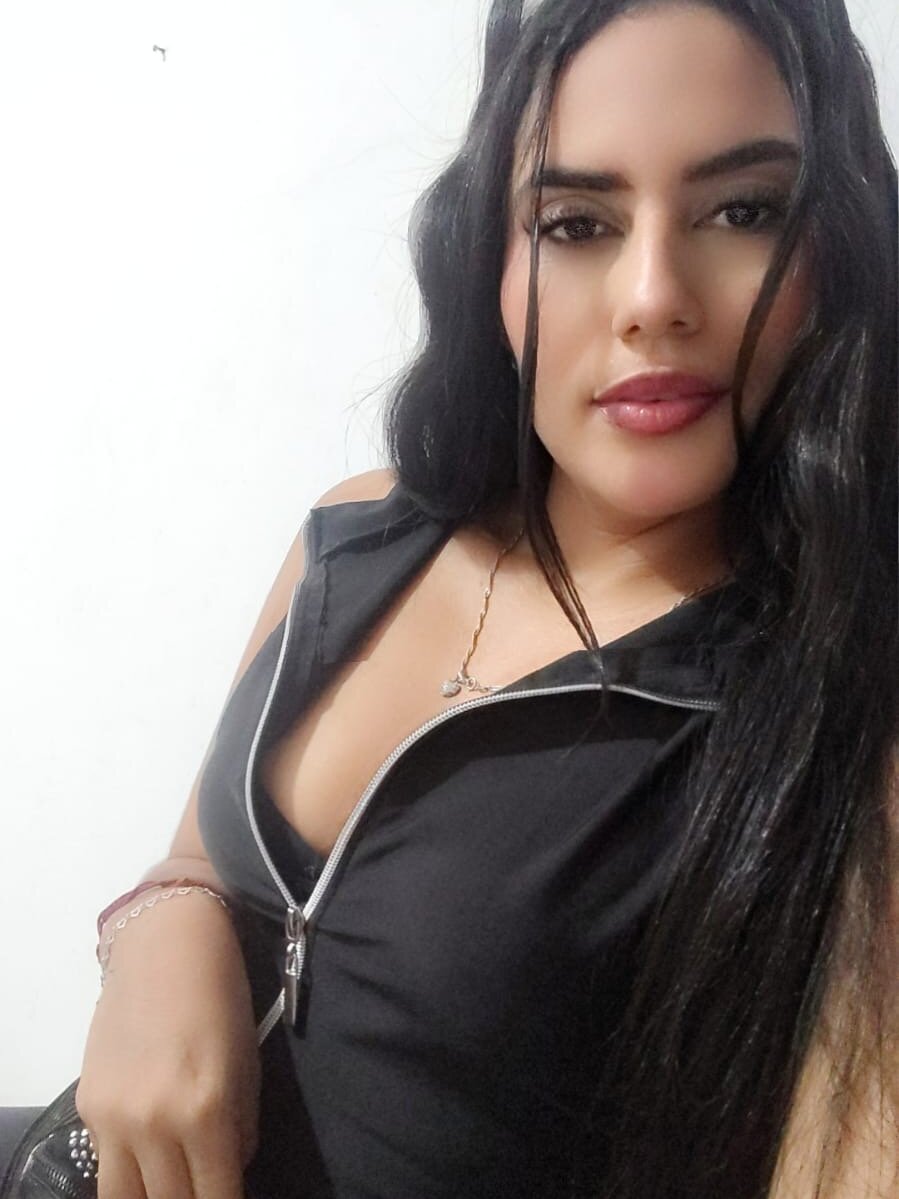 sexlivecamsites.com dr_jolie_ livesex profile in rigalatvia cams