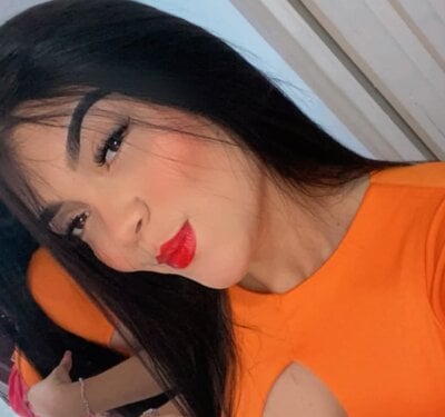 Mia_Laurenss