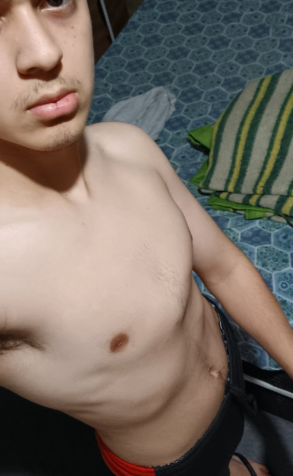 naughtyboy_boy from stripchat