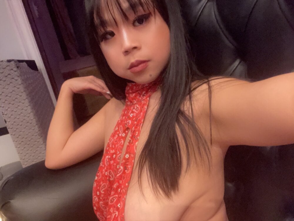 watchgirlcam.com baeezzyy livesex profile in next-stream-october-27-31-1030am-430pm cams