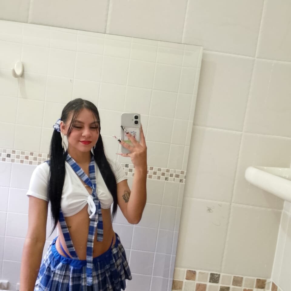 innocent_room1 from stripchat