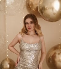 CoralinaFererroo's Offline Chat Room