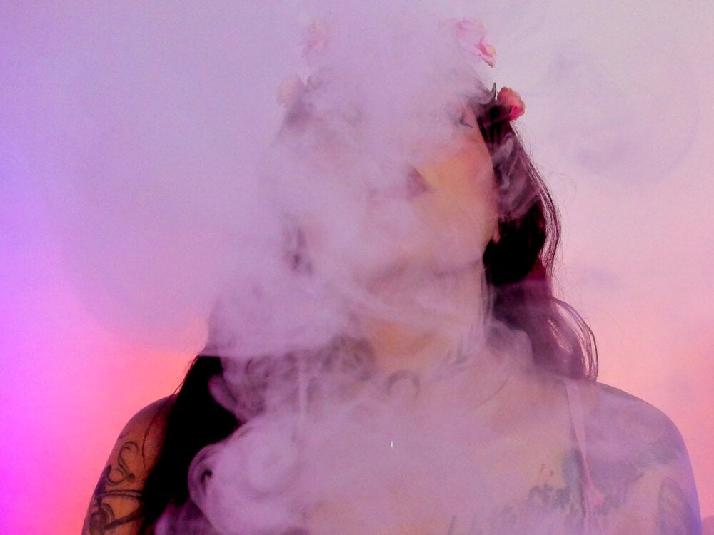 Live sex webcam photo for kitty_pruu #290096245