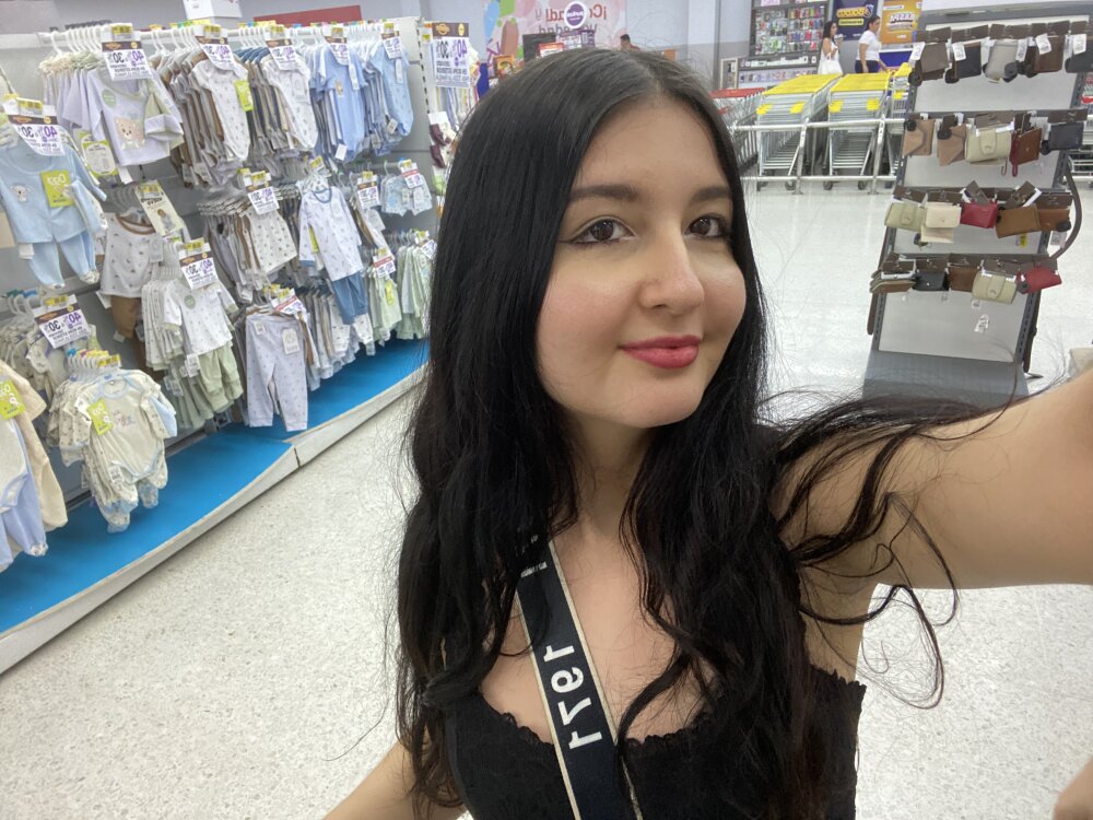 skylarthomson from stripchat