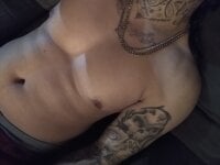 orgasmicly's Offline Chat Room